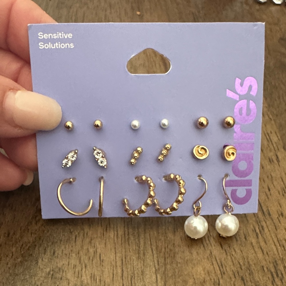 Claire's Gold and Pearl Earring Collection